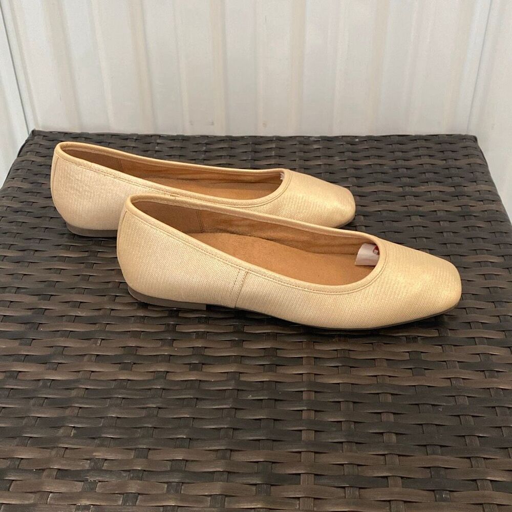 Vionic Orinda Flats womens sizes 9.5 - Picture 2 of 7